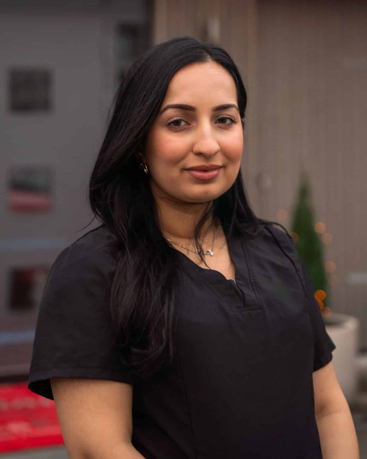 Mahnoor-Ifzaal-1